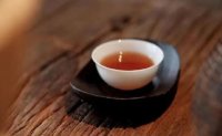 茶杯放下，是為了承接下一杯香茶。